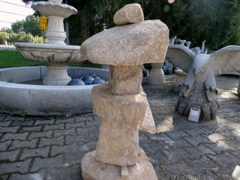 Wegeleuchte, Weglaterne, aus fünf Findlingen, 90cm naturbelassener Granit