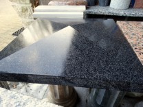 Pfeilerabdeckung mit Walm Granit Anthrazit
