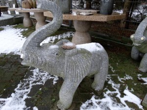 Elefant Granit grau geschliffen