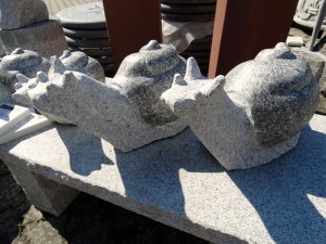 Schnecke Granit grau teils poliert teils fein geschliffen