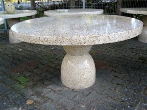 Tisch rund Granit gelb 140 cm Durchmesser